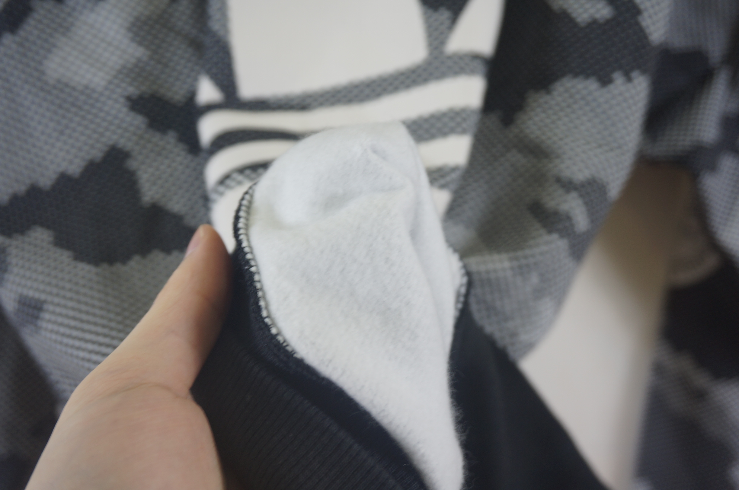 Adidas Originals Street Graphic Crew Navy Blue Sweatshirt AB8023 Long Sleeve TShirt