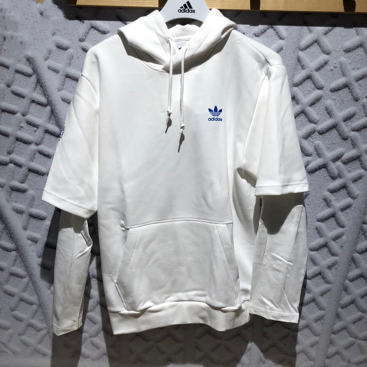 Original Adidas DP8571 Graphic Hoody  2 Colors White/Black DP8572 Hoody