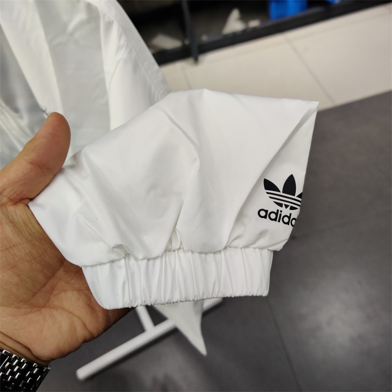 WOMEN ORIGINALS Adidas Graphic Sunscreen Windbreaker GK4980 White Jacket SUPER-SWEET LOOK Hoody C